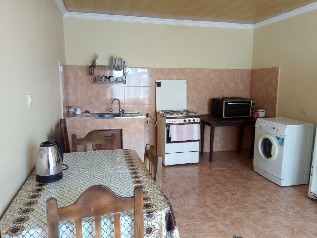 Julia Guest House Kobuleti Exterior photo